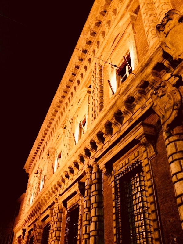 TL Palazzo Fantuzzi image 2